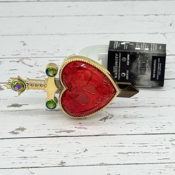 Bath & Body Works Evil Queen Snow White Pierced Heart Nightlight Wallflower NEW - Picture 3 of 6